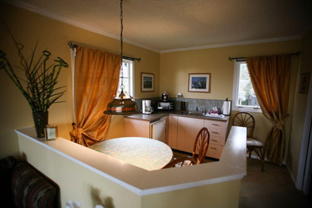 Hemingway's By The Sea Bed & Breakfast 3*