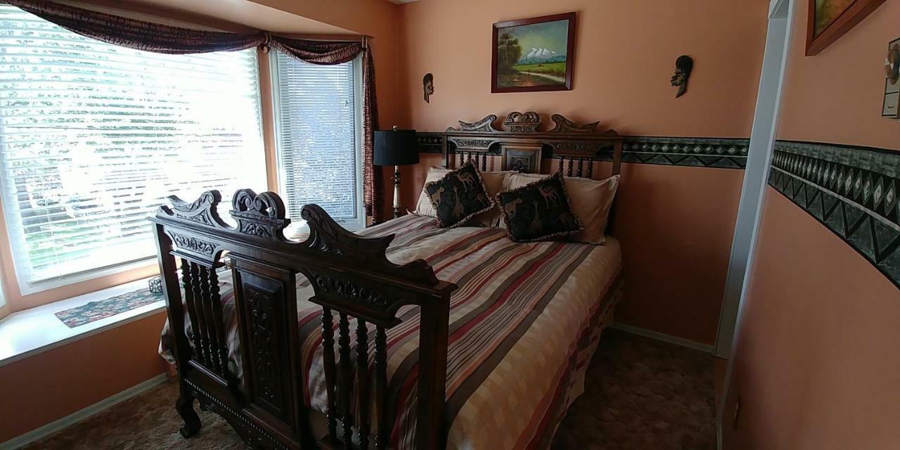 Hemingway's By The Sea Bed & Breakfast