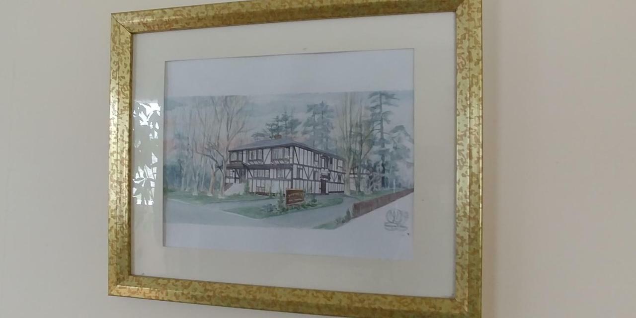 Hemingway's By The Sea 3* Esquimalt